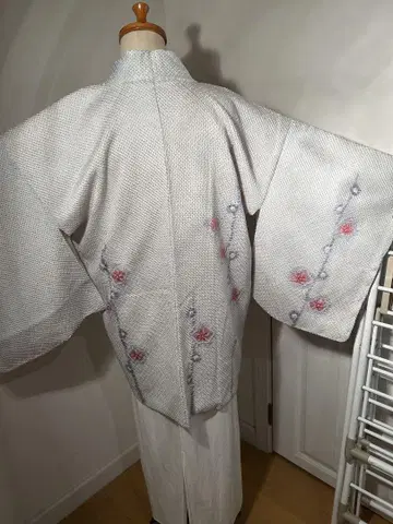 시보리 겉옷 화이트