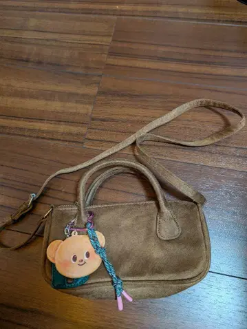 ZARA 버터베어 숄더백