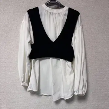 화이트 블랙 V넥 레이어드 셔츠 M INGNI