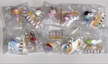 짱구는 못말려(크레용 신짱) x 산리오 캐릭터즈 나란히 늘어서 10종