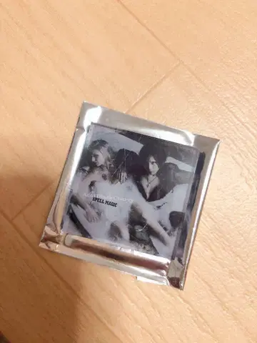 Acid Black Cherry 마그넷 SPELL MAGIC