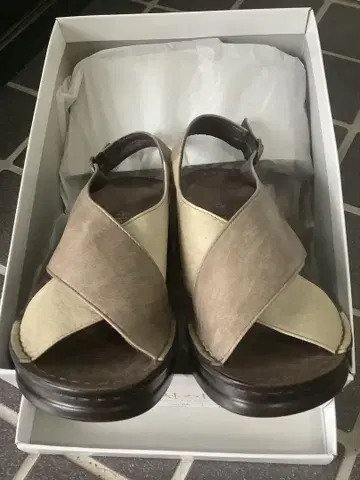 인코르제 샌들