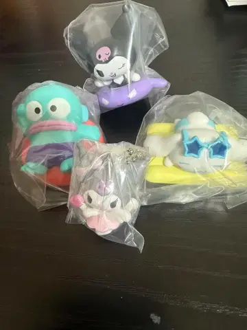 산리오 가챠폰 한교동, 쿠로미, 시나몬