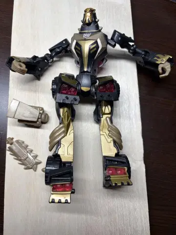 트랜스포머 애니메이티드 브레이징 락다운