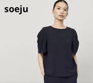 택 포함 새상품 soeju 어깨넥 블라우스 plst 엘르 unfilo