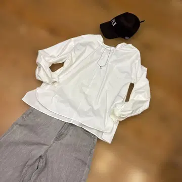 이에카 베카 화이트 개더 셔츠