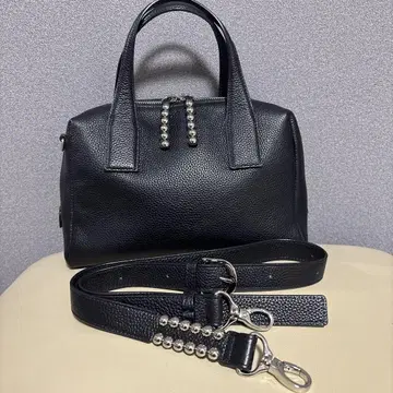 이아파피요네 스터드 가죽 숄더백