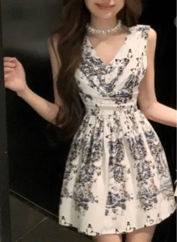 나비 패턴 슬리브리스 미니 원피스
