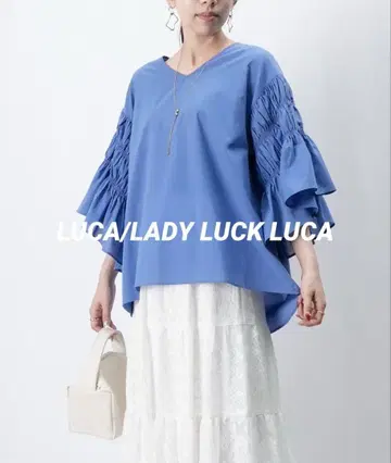 LUCA/LADYLUCKLUCA 셔링 플레어 소매 블라우스 2025AW