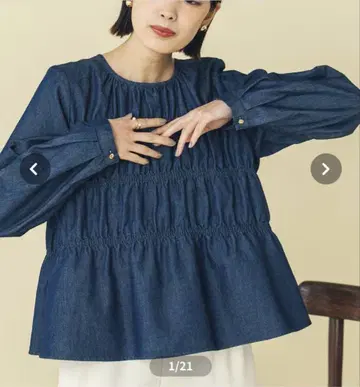 데님 셔링 크루넥 블라우스