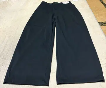 UNIQLO U 와이드핏 커브 트윌 저지 팬츠