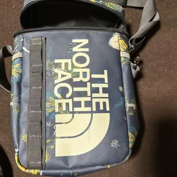 THE NORTH FACE 숄더백 네이비 꽃무늬