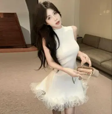 하이넥 슬리브리스 미니 원피스