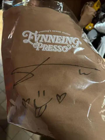 EVNNEING PRESSO 사인 포함 토트백