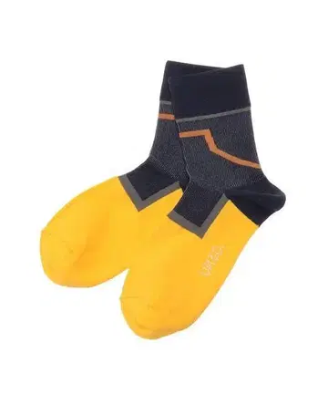 UN3D. GEOMETRY LINE SOCKS/지오메트리 라인 양말