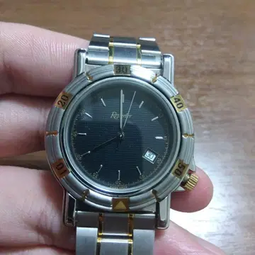 swiss-made 아날로그 손목시계 실버/골드
