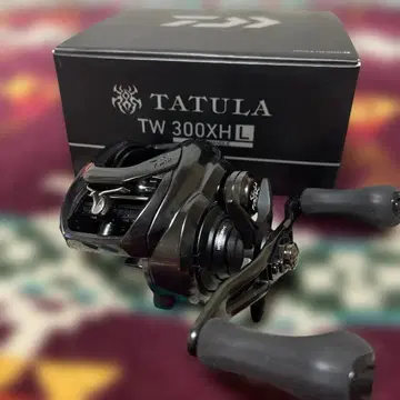 다이와 타투라 TW 300 XHL 왼쪽 감기