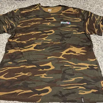 HUF 카모 패턴 T셔츠 L 사이즈