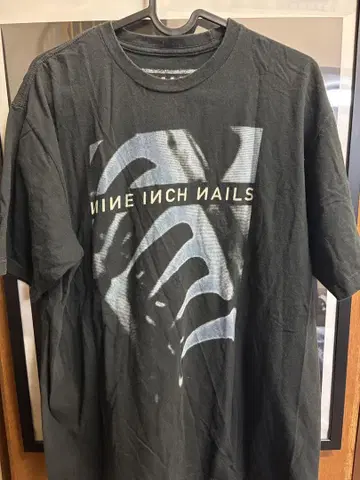 Nine Inch Nails 티셔츠 굿즈