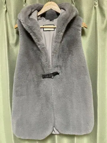 GALLERY BEIGE 인조 모피 다운 베스트 M
