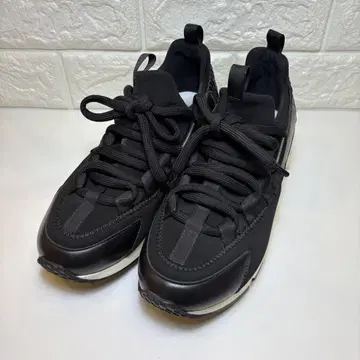 (새상품급) 피에르 알디 트렉 코멧 스니커즈 23.5cm 블랙