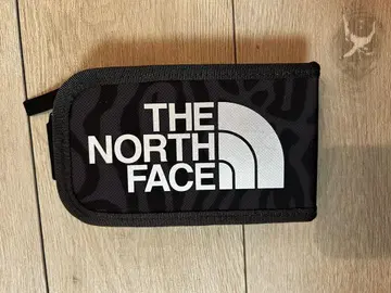 THE NORTH FACE 제브라 패턴 파우치 카라비너 포함