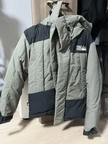 FIRST DOWN 후드 부착 다운 자켓 M 사이즈