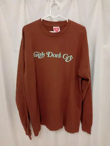 Girls Don't Cry 버터플라이 브라운 긴팔
