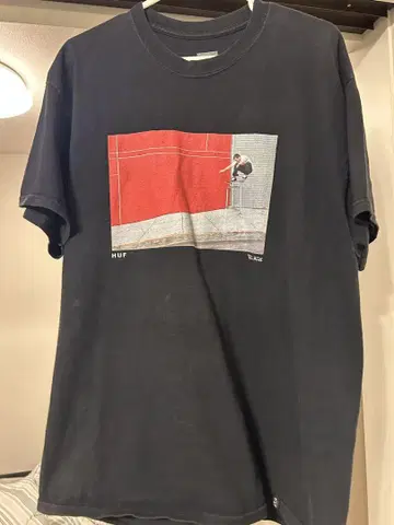 HUF 그래픽 프린트 티셔츠