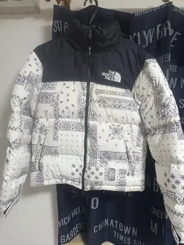 THE NORTH FACE 눕시 자켓 반다나 화이트