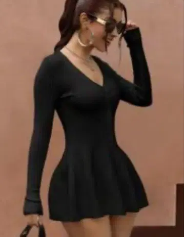 리브 편직 V넥 긴팔 상의 블랙