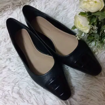 바나나리퍼블릭 펌프스 블랙 24cm