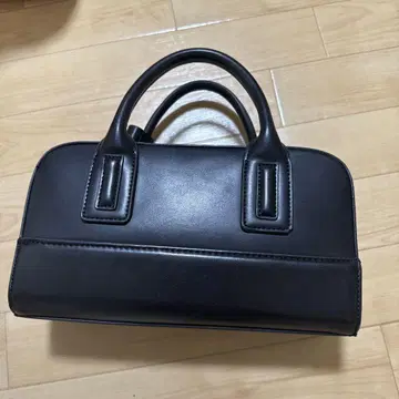 ZARA 보스턴 백