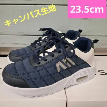 23.5cm 새상품 네이비 퀼팅 캐주얼 스니커즈 네이비