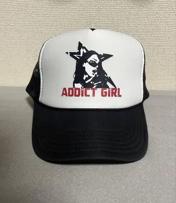 ADDICT GIRL 트래커 메쉬 캡 화이트 x 블랙