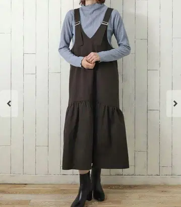다크 브라운 점퍼 스커트 블루블루에