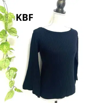 KBF 상의 리브 니트 블랙 플레어 소매 성숙한 페미닌 고급