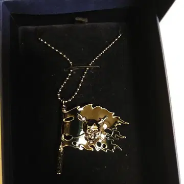 Swarovski 해적 깃발 디자인 목걸이