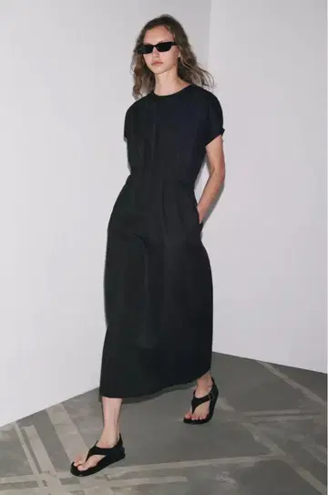새상품 zara 자라 플리츠 입은 미디 원피스
