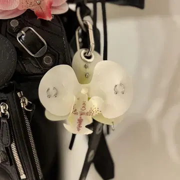 flower strap