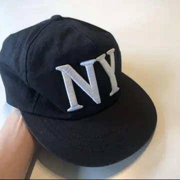 NY 로고 자수 블랙 캡