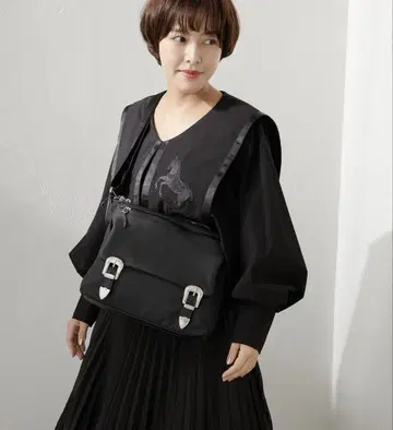 새상품급 ear PAPILLONNER 버클 숄더백 블랙