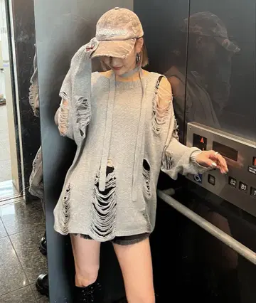 SPIRALGIRL 스파이럴걸 스카프 포함 데미지 오버 니트