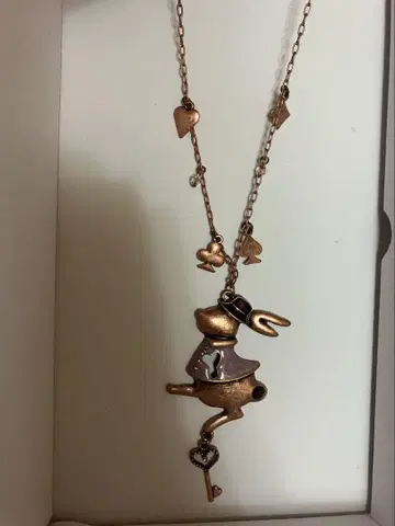 axes femme 앨리스 모티브 목걸이