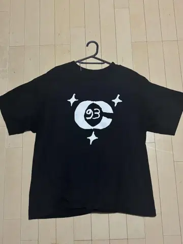 CREST T셔츠 sizeM 착용