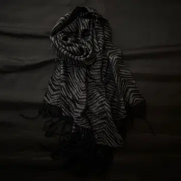 스트라이프 디자인 스카프 opiumu