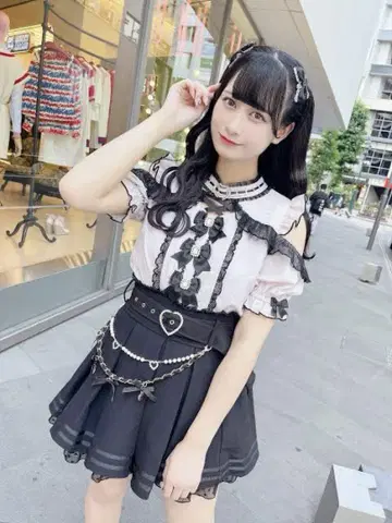 LIZLISA 데코라 체인 벨트 스커트
