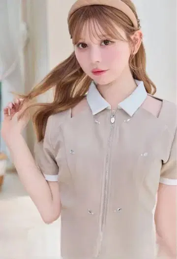 미셸 마카롱 어깨 트임 비쥬 미니 원피스