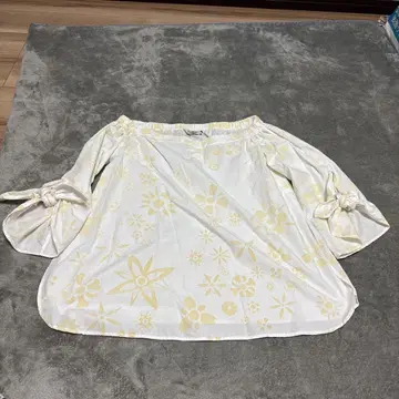 데시구알 반소매 블라우스
