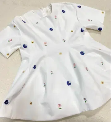 체스티 팬지 자수 상의 타임세일